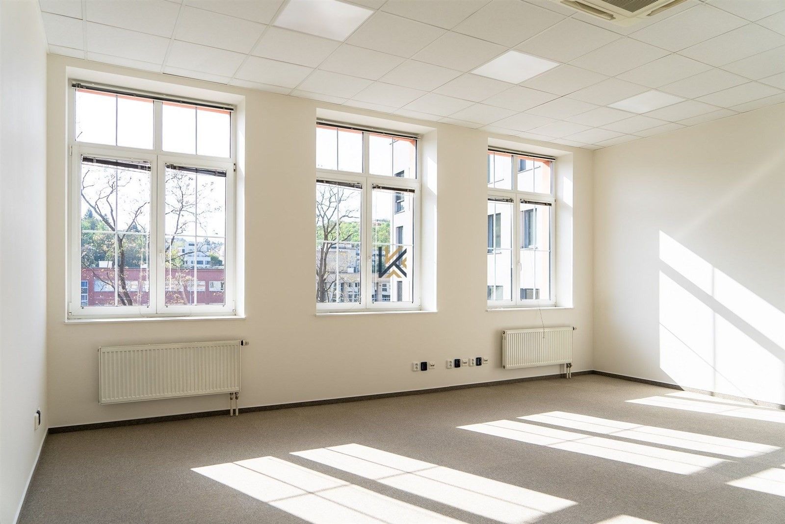 Pronájem kancelář - Nádražní, Praha, 32 m²