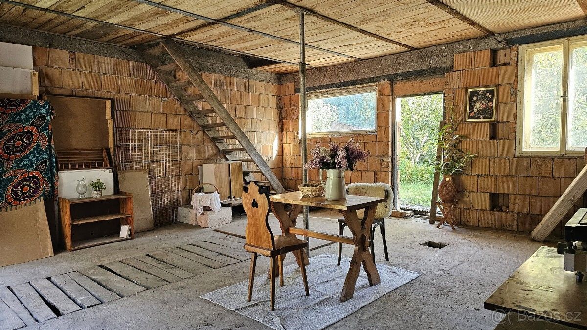 Chaty, Horní Bradlo, 539 53, 535 m²