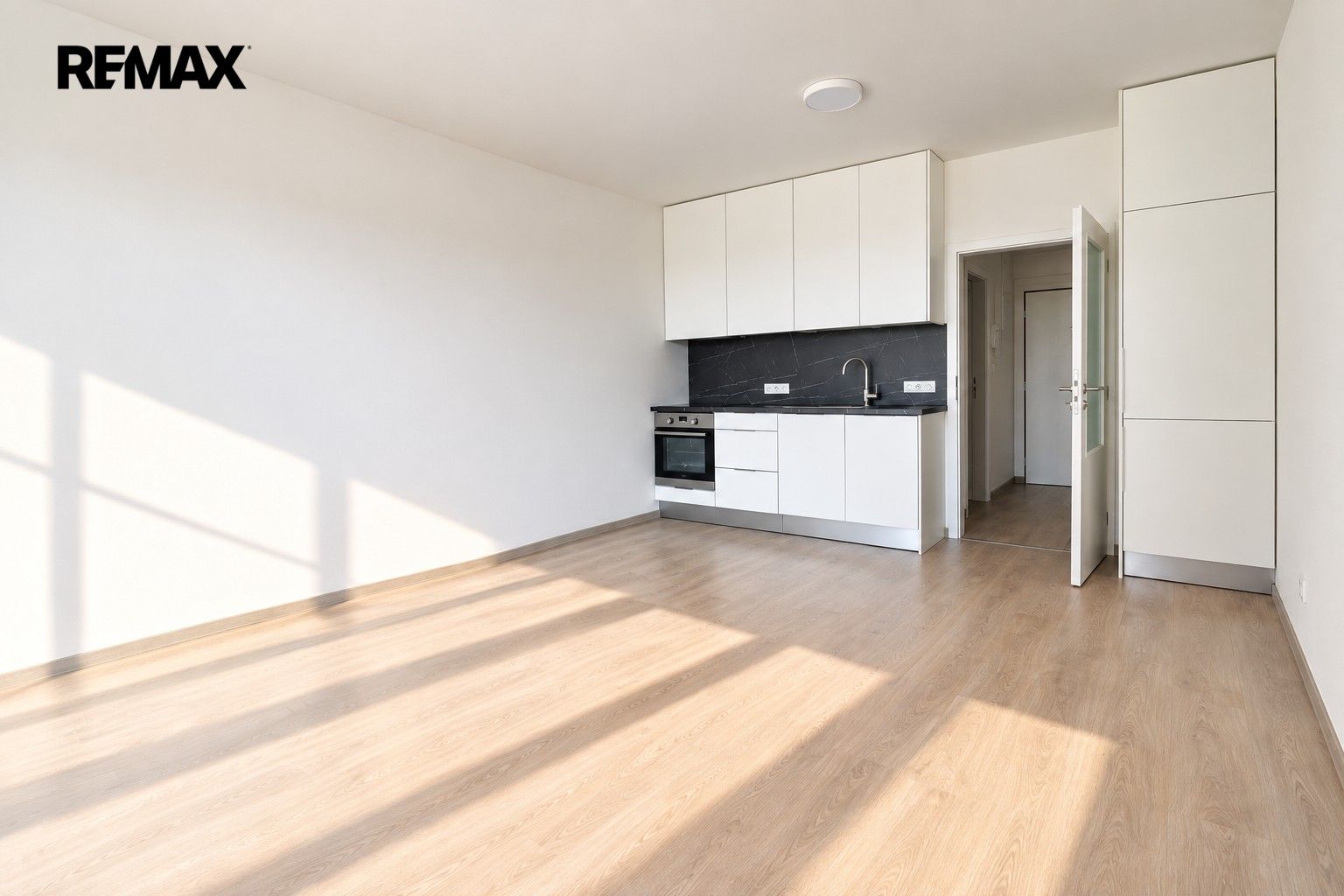 1+kk, Za černým mostem 1159, Praha Hloubětín, 30 m² - 2