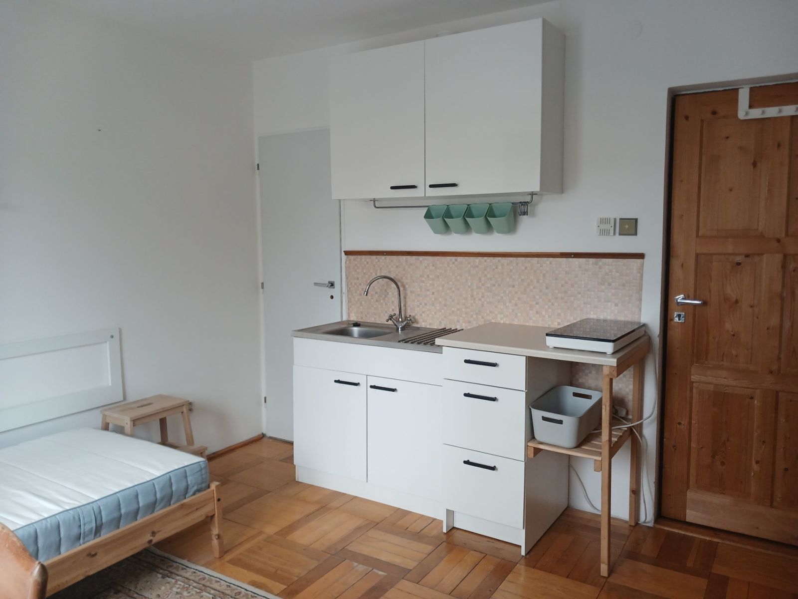 Pronájem byt 1+kk - Maková, Praha - Křeslice, 17 m² - 5
