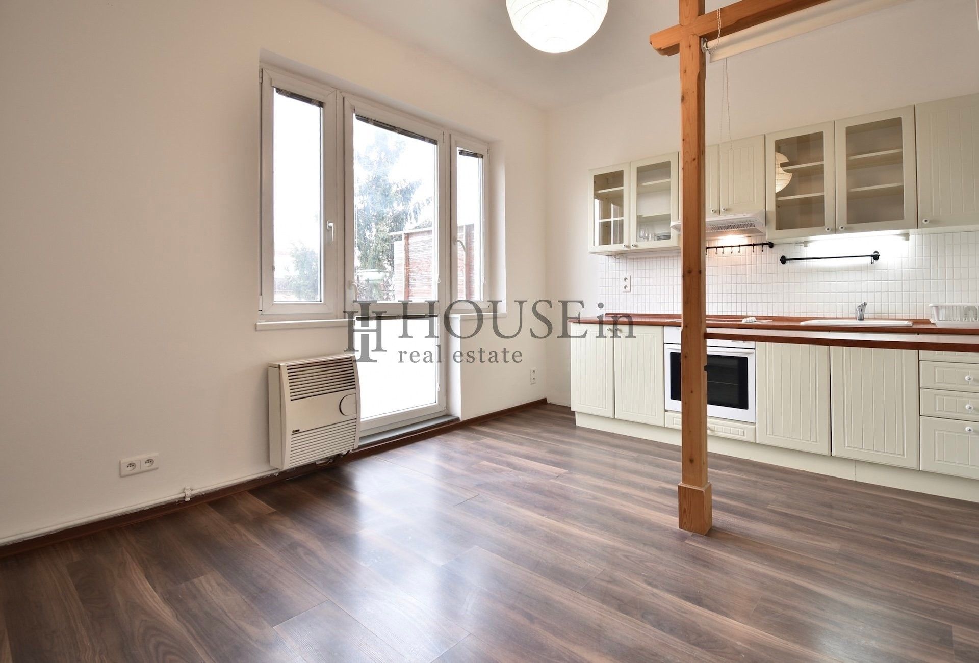 2+kk, Biskupcova, Praha, 40 m²