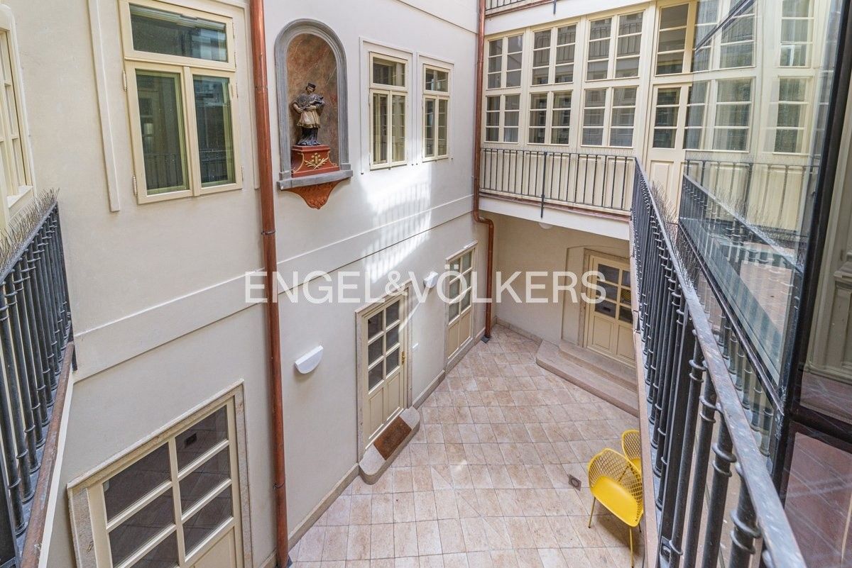 Pronájem byt 2+kk - Nosticova 466, Praha Malá Strana, 39 m² - 5