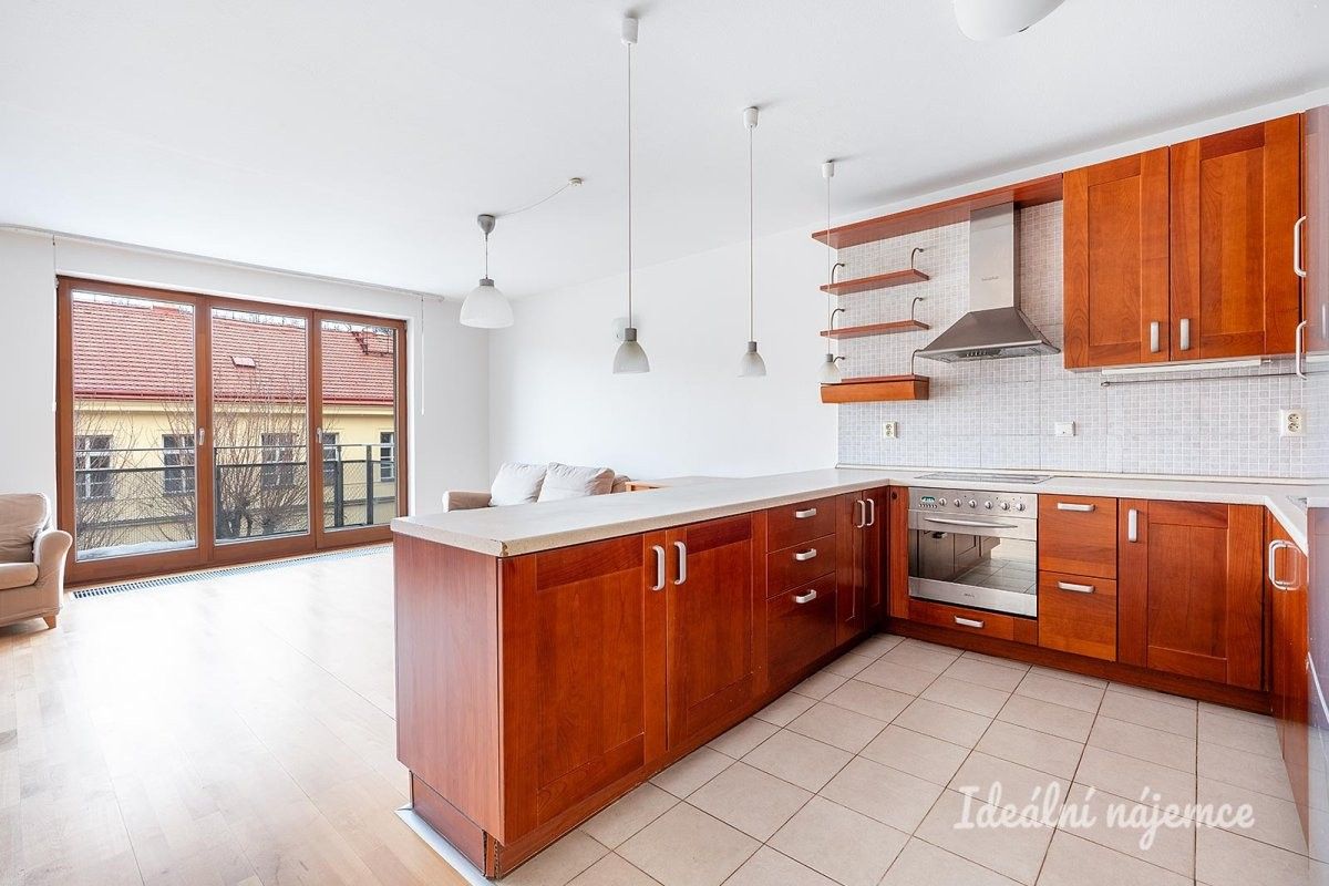 3+kk, Hlubočepská, Praha, 95 m²