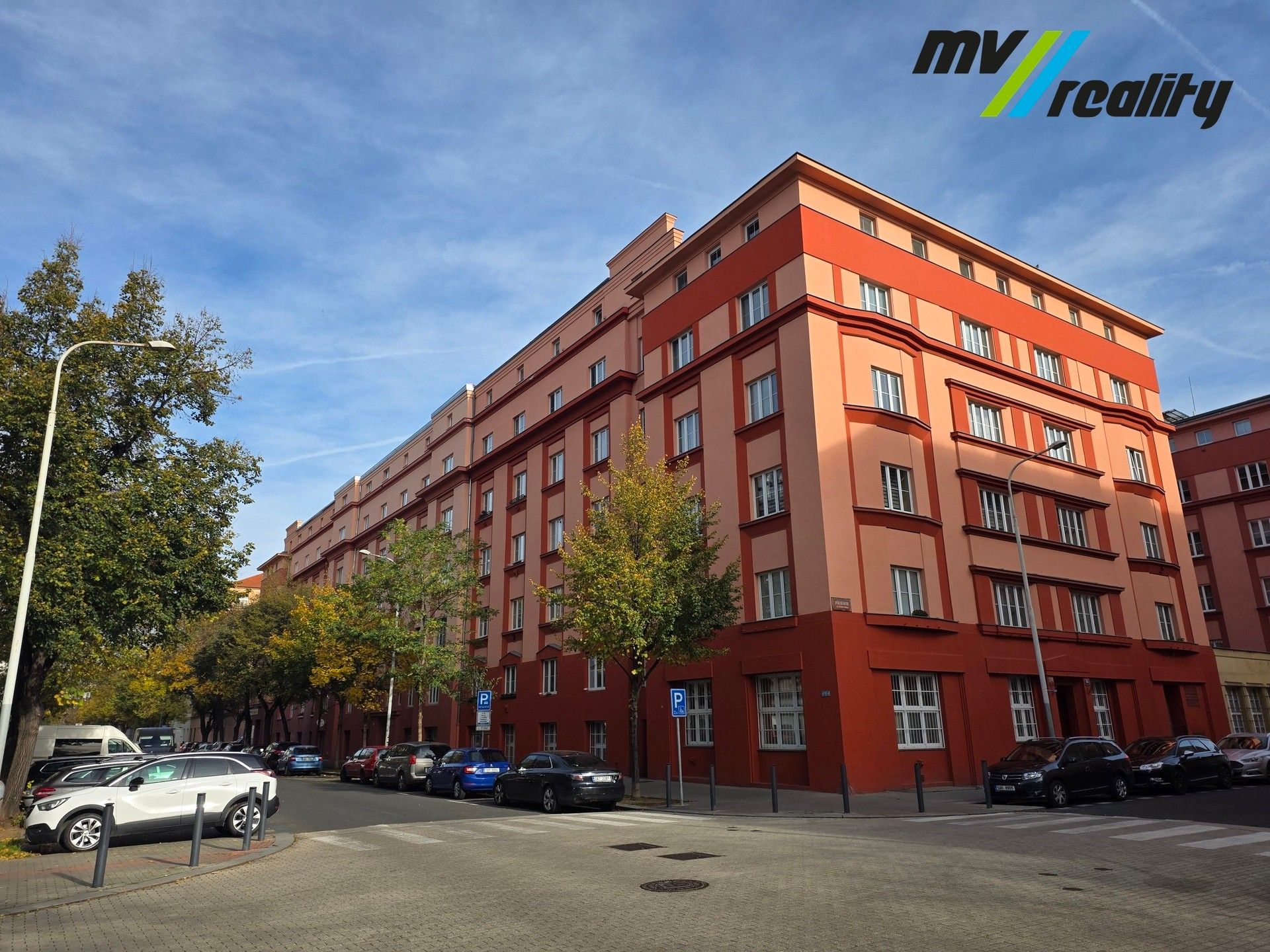 3+kk, Na Maninách, Praha, 70 m²