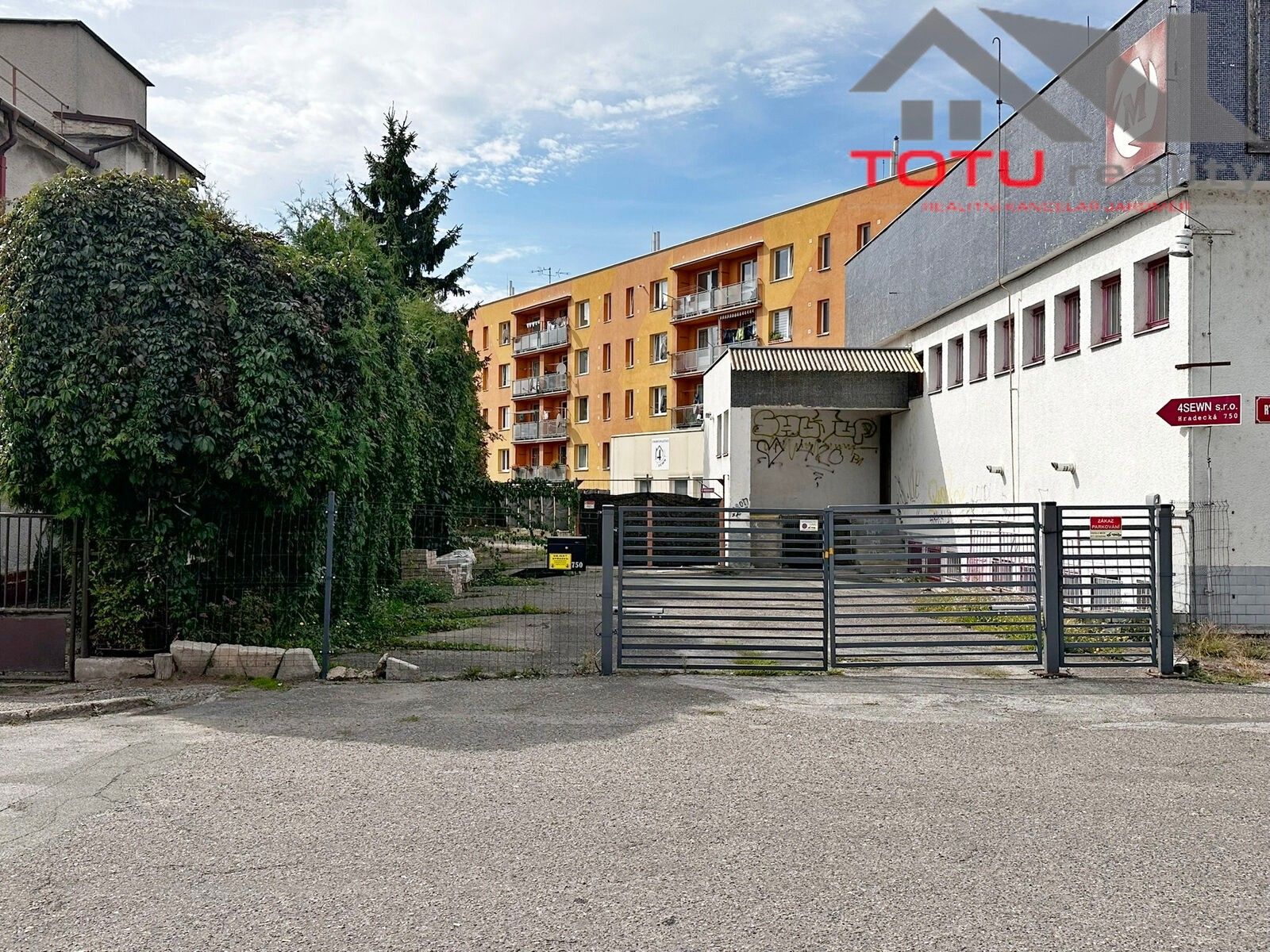 Garáže, Hradecká, Jaroměř Pražské Předměstí, 63 m² - 1