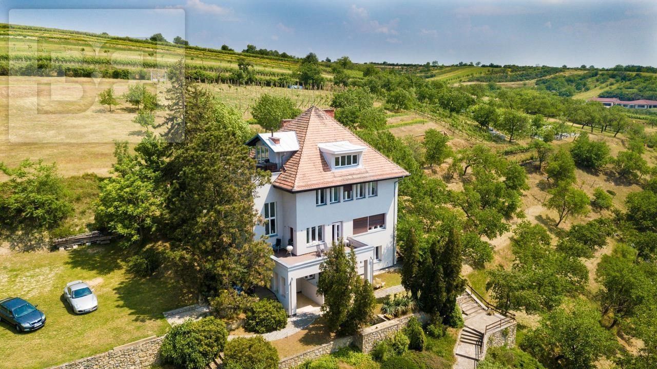 Prodej dům - Nosislav, 557 m²