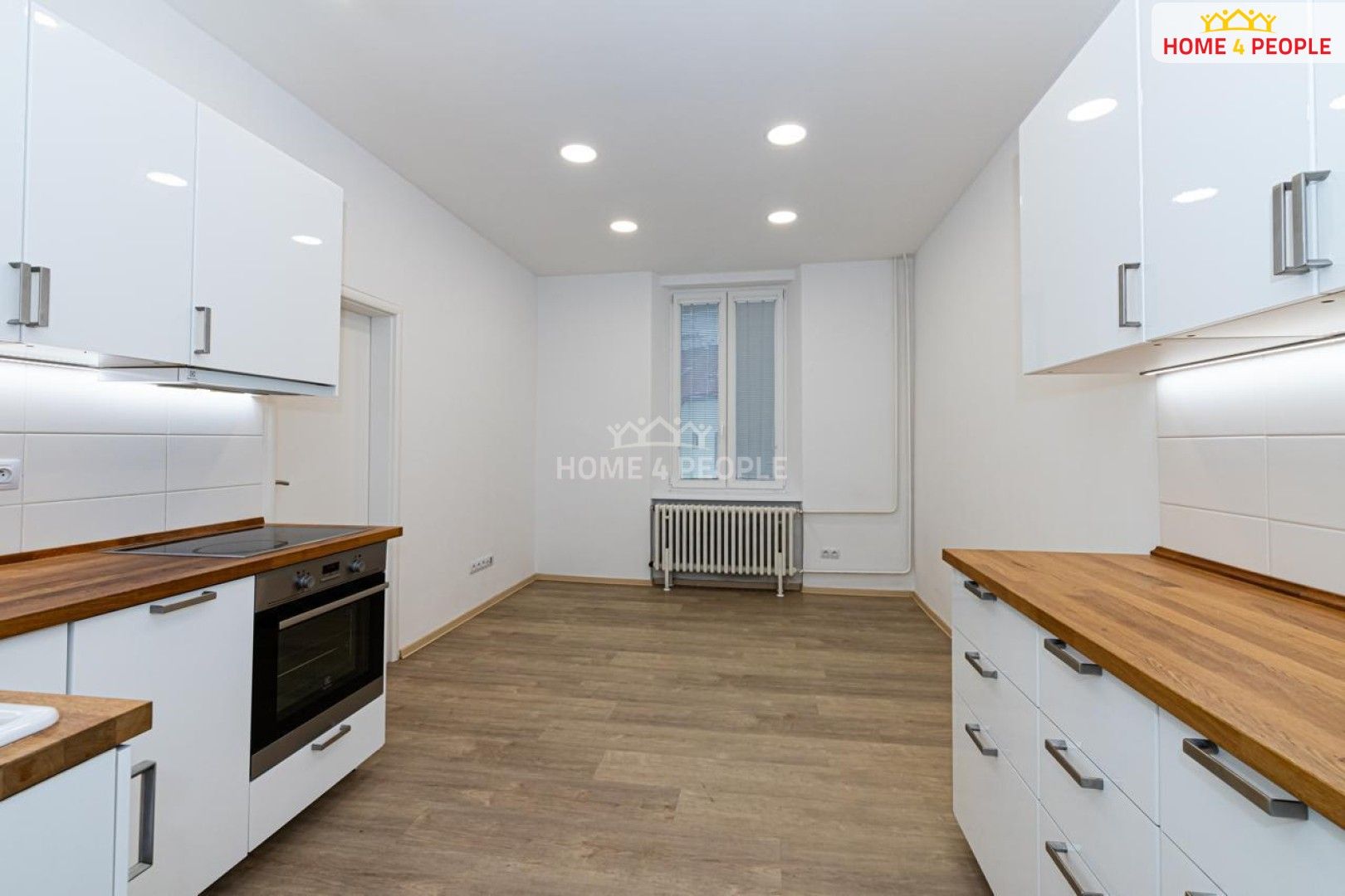 2+kk, Novovysočanská, Praha, 37 m²
