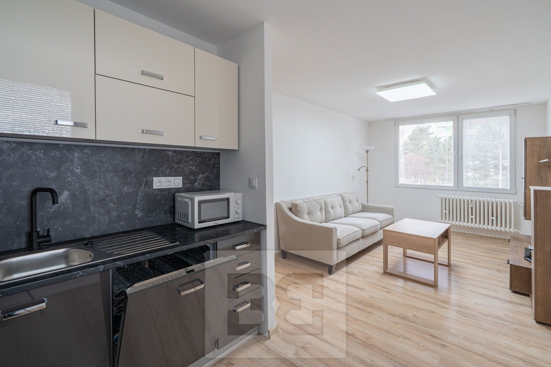 Pronájem byt 2+kk - Troja, Praha, 40 m²