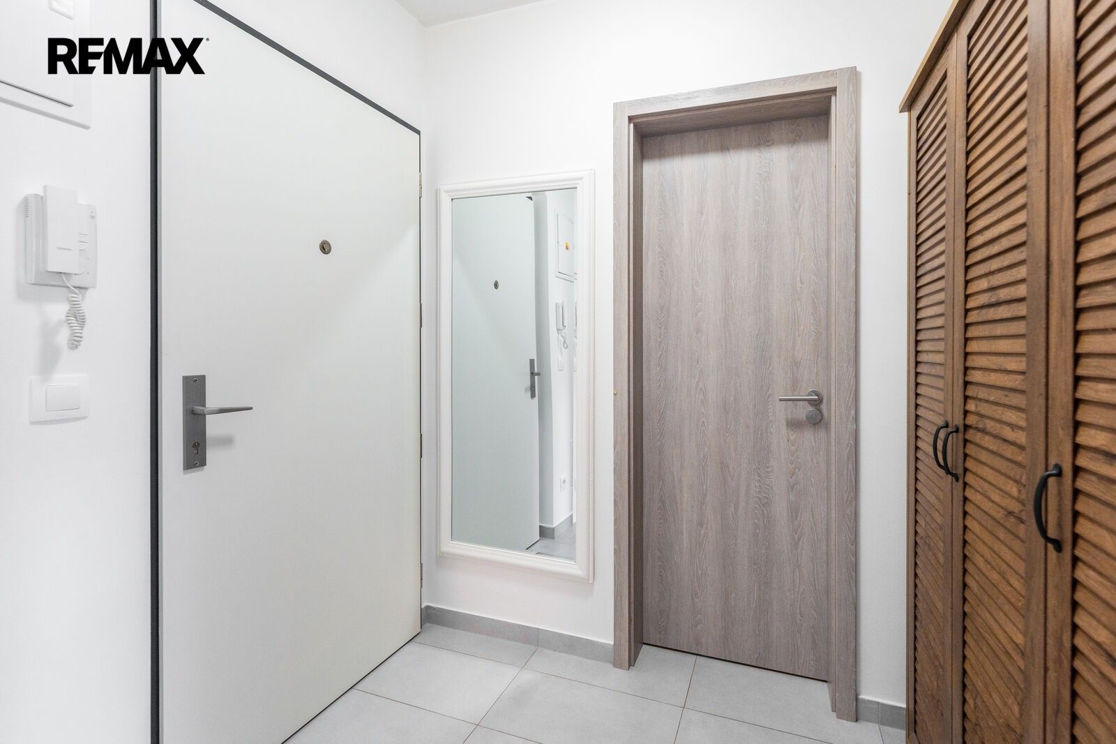 Prodej byt 2+kk - Strnadových 1006, Praha Vysočany, 49 m² - 5