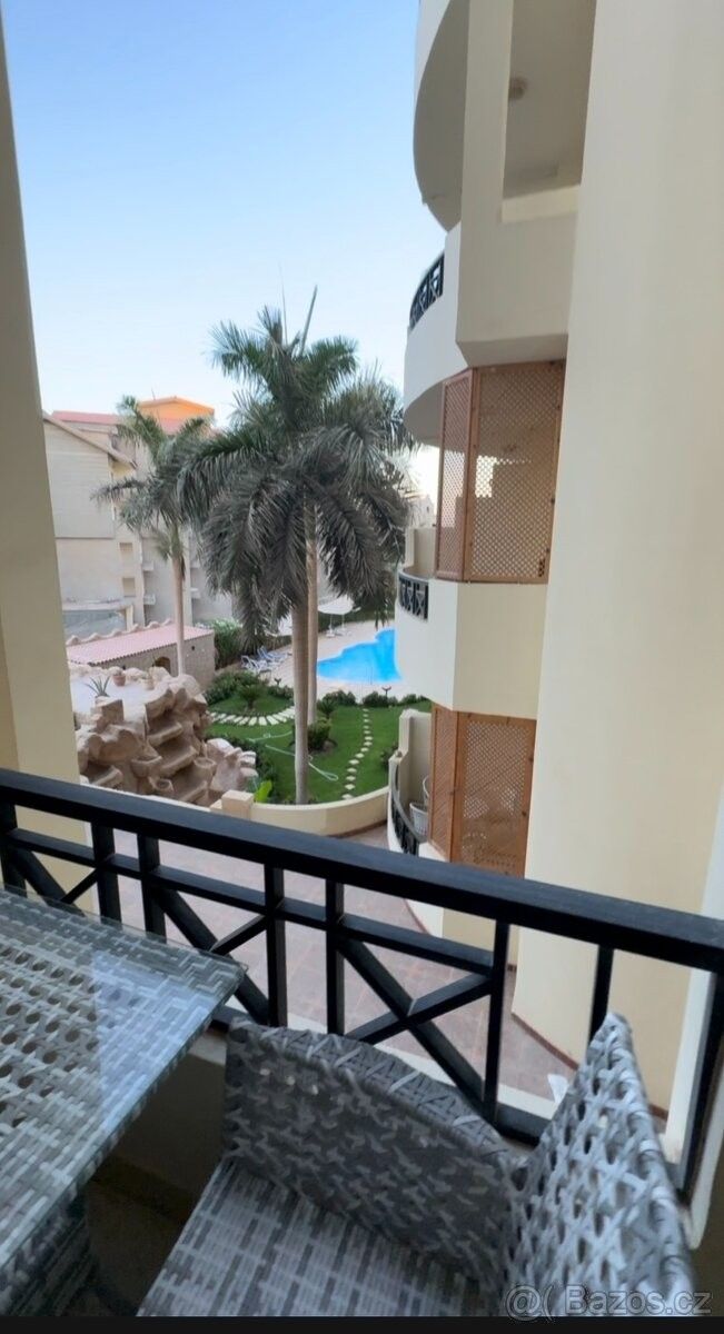 Byty, 987 66, Zahraničí