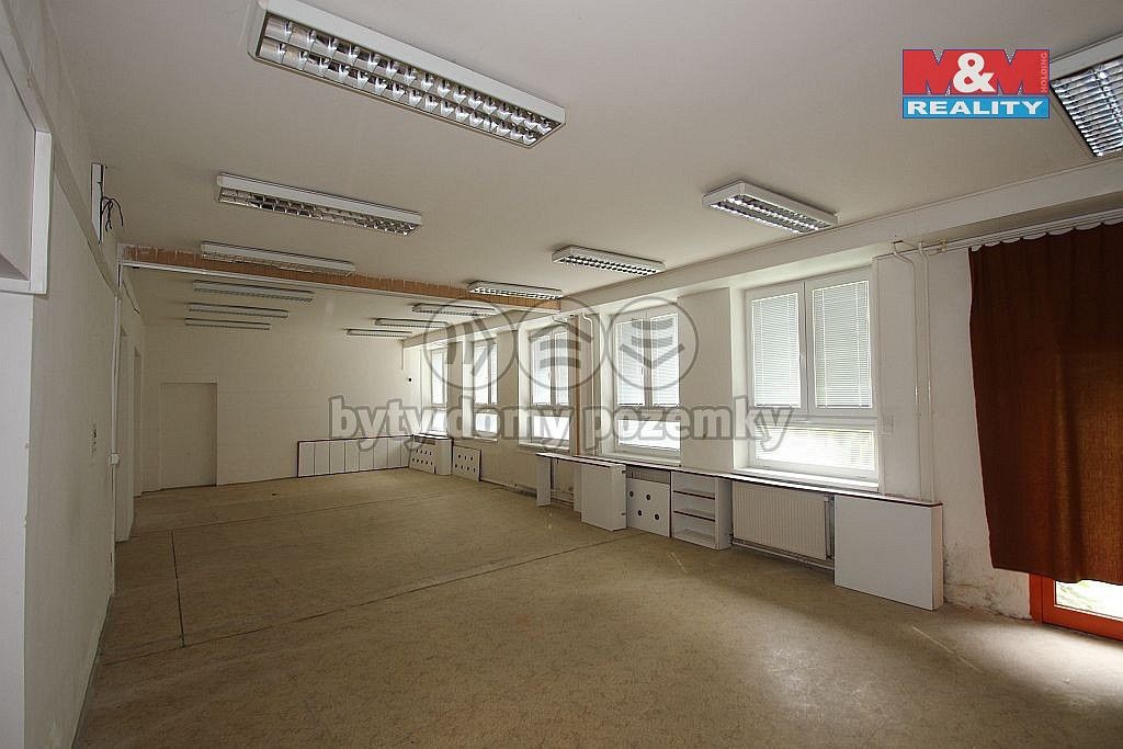 Komerční nemovitost · 3 800 m² · Karviná - Nové Město, Moravskoslezský kraj - 4