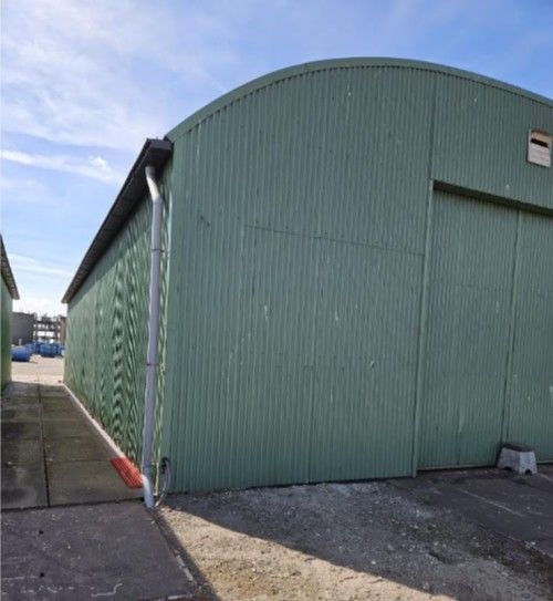 Sklady, 987 66, Zahraničí