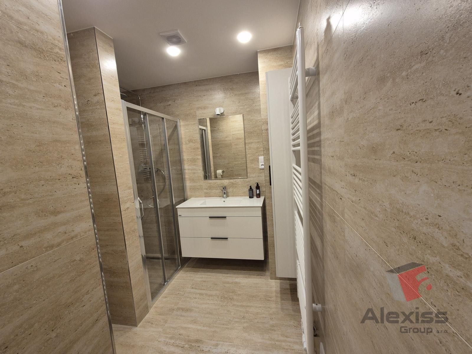 Pronájem byt 3+kk - Vrázova, Praha, 76 m²