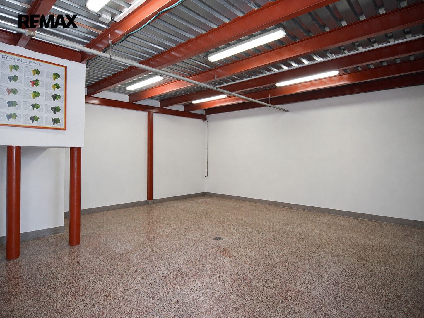 Sklady, Bzenec, 2 100 m² - 2