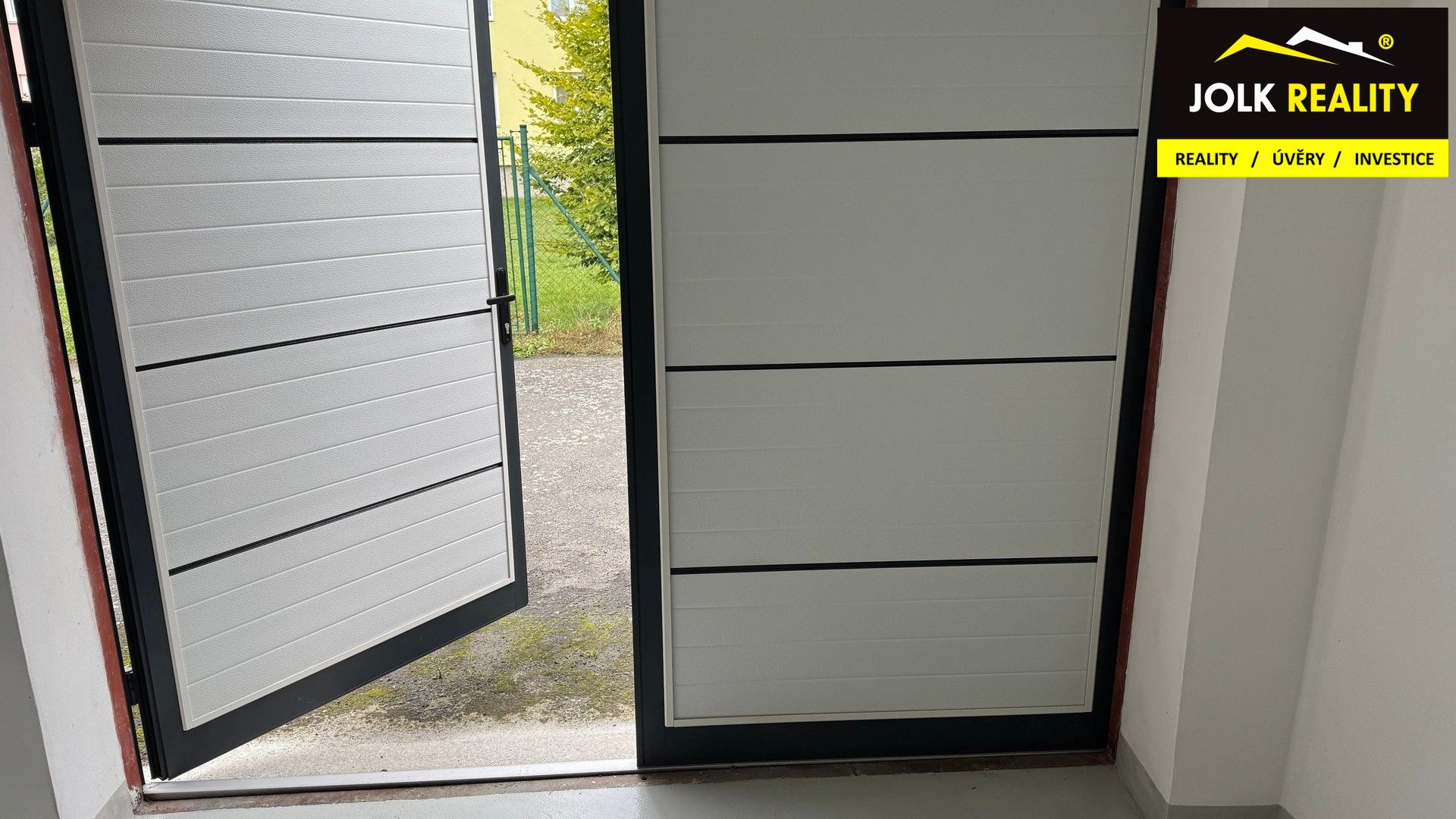 Pronájem garáž - Hobzíkova, Opava, 15 m²