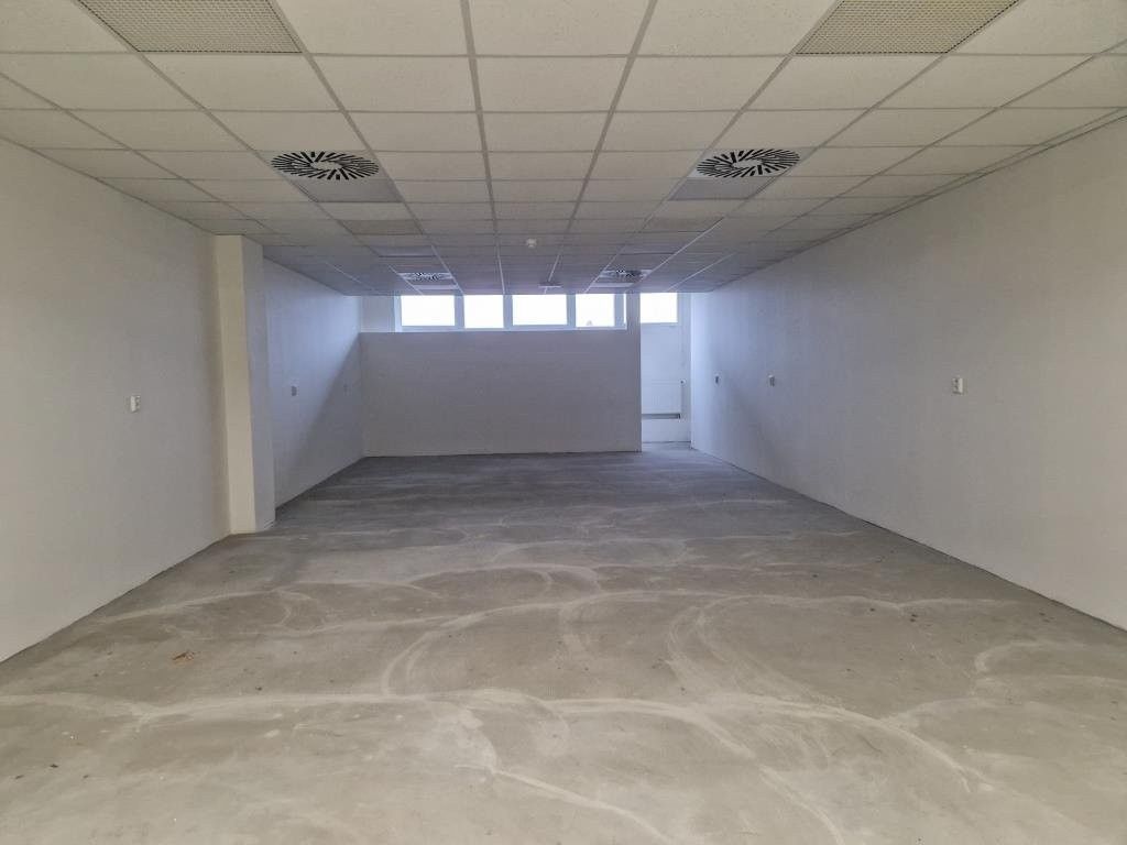 Pronájem kancelář - Nádražní, Šlapanice, 76 m²