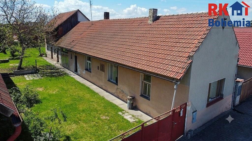 Rodinné domy, Pečky - Velké Chvalovice, okres Kolín, Středočeský kraj, 136 m² - 2