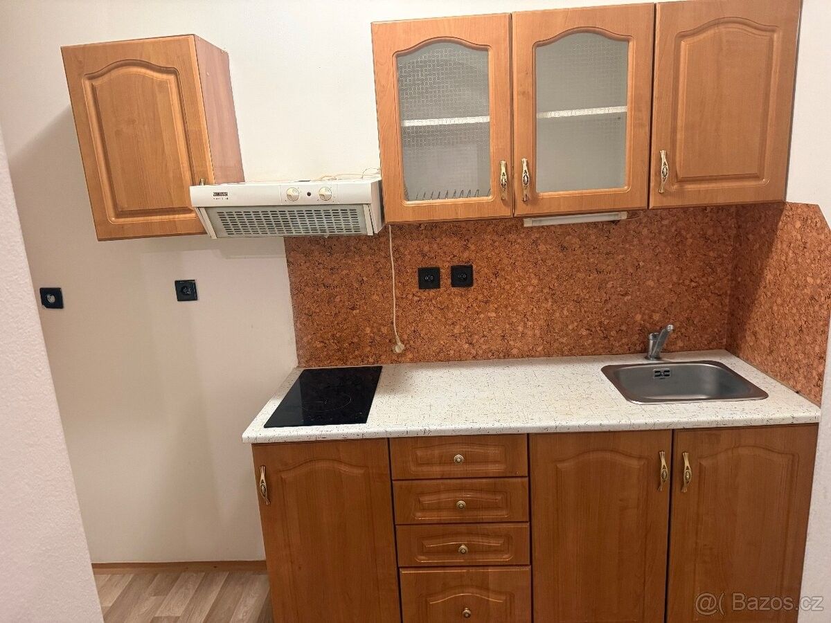 Byty, Jinočany, 252 25