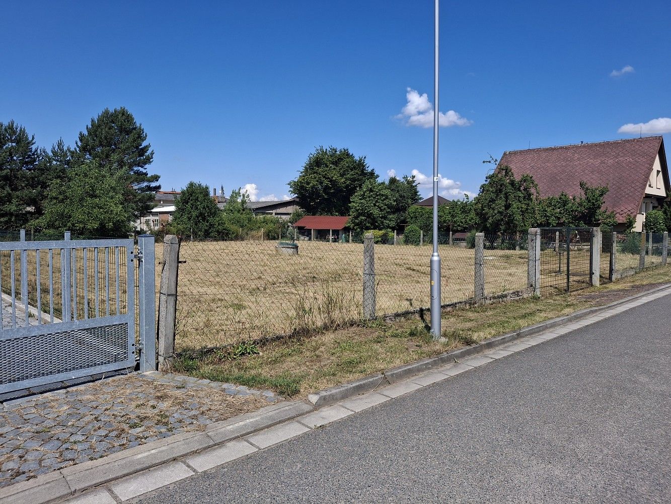 Pozemky pro bydlení, Staré Hradiště - Brozany, okres Pardubice - 1