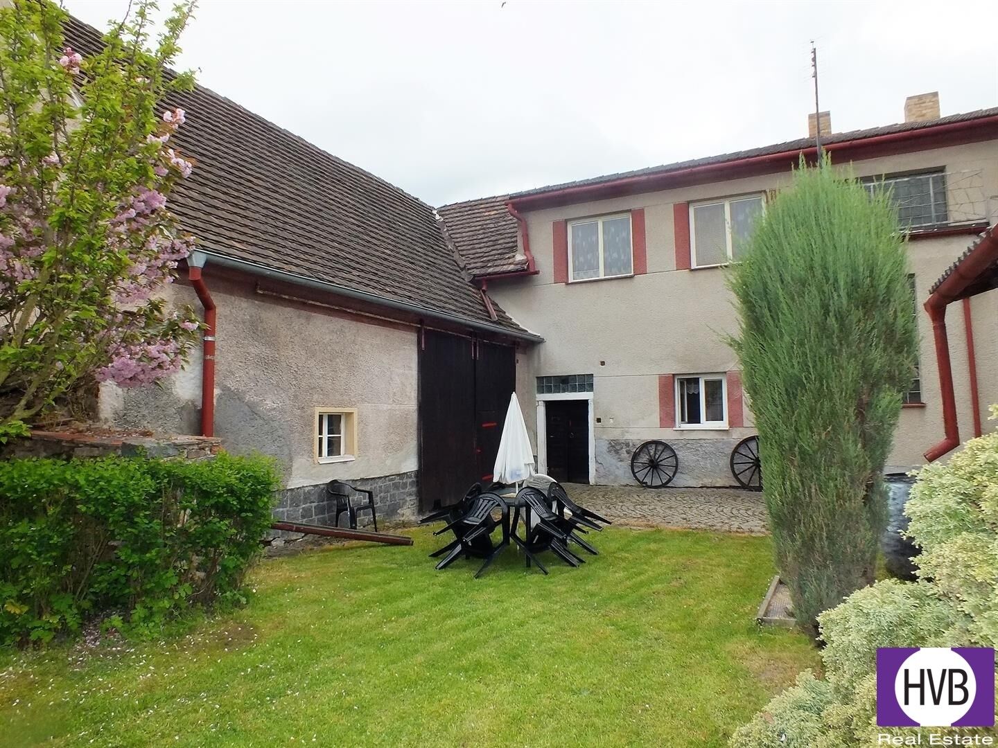 Rodinné domy, Zalužany, 422 m² - 2