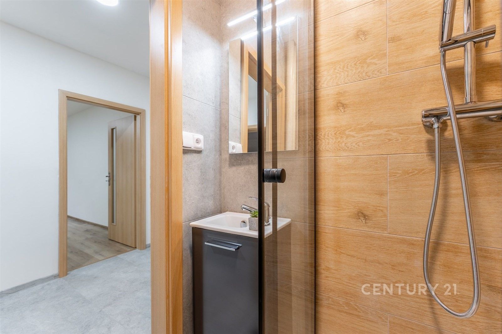 Pronájem byt 3+1 - Mozambická, Praha, 75 m²