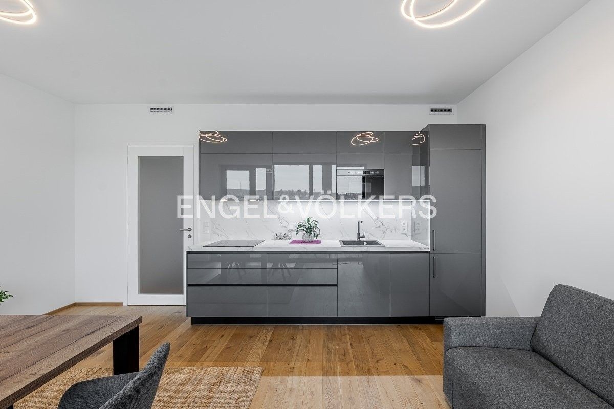 Pronájem byt 1+kk - Vítězné náměstí, Praha, 33 m²