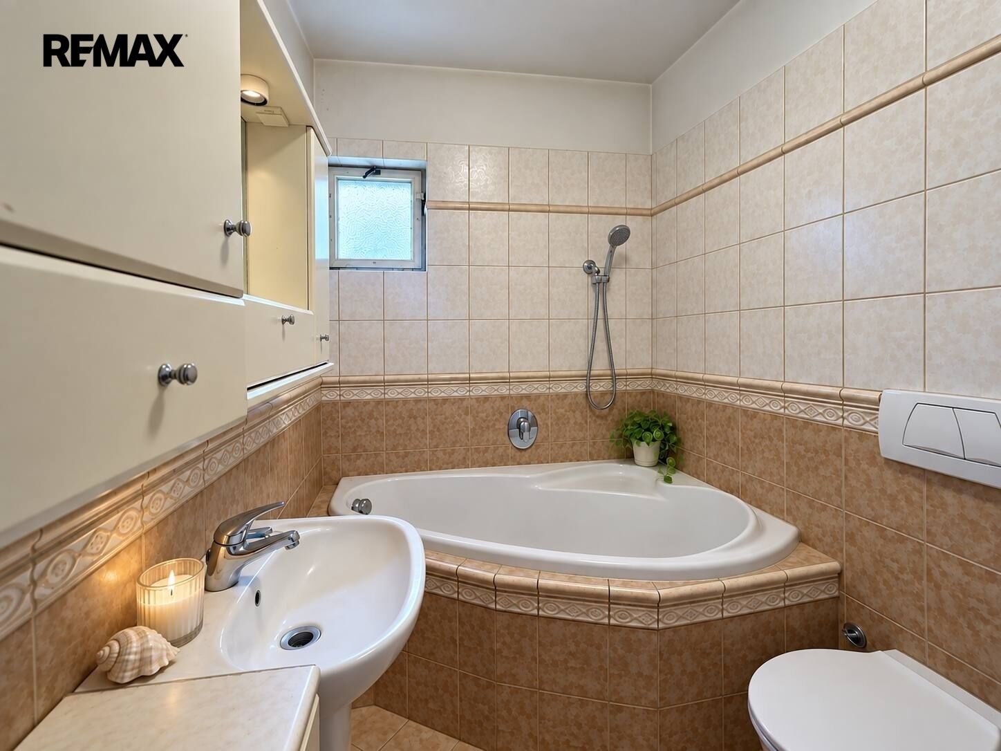 Prodej rodinný dům - Bujanov, 253 m² - 5