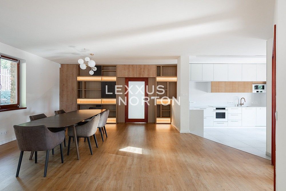 Rodinné domy, Hlavní, Zvole, okres Praha-západ, 378 m² - 2