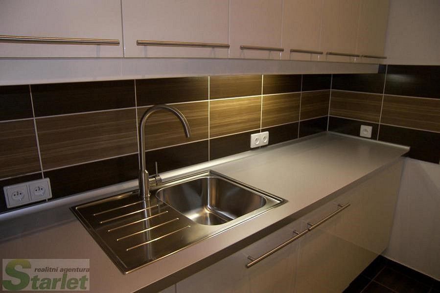 Pronájem kancelář - Praha - Kunratice, okres Praha 4, Hlavní město Praha, 18 m² - 2