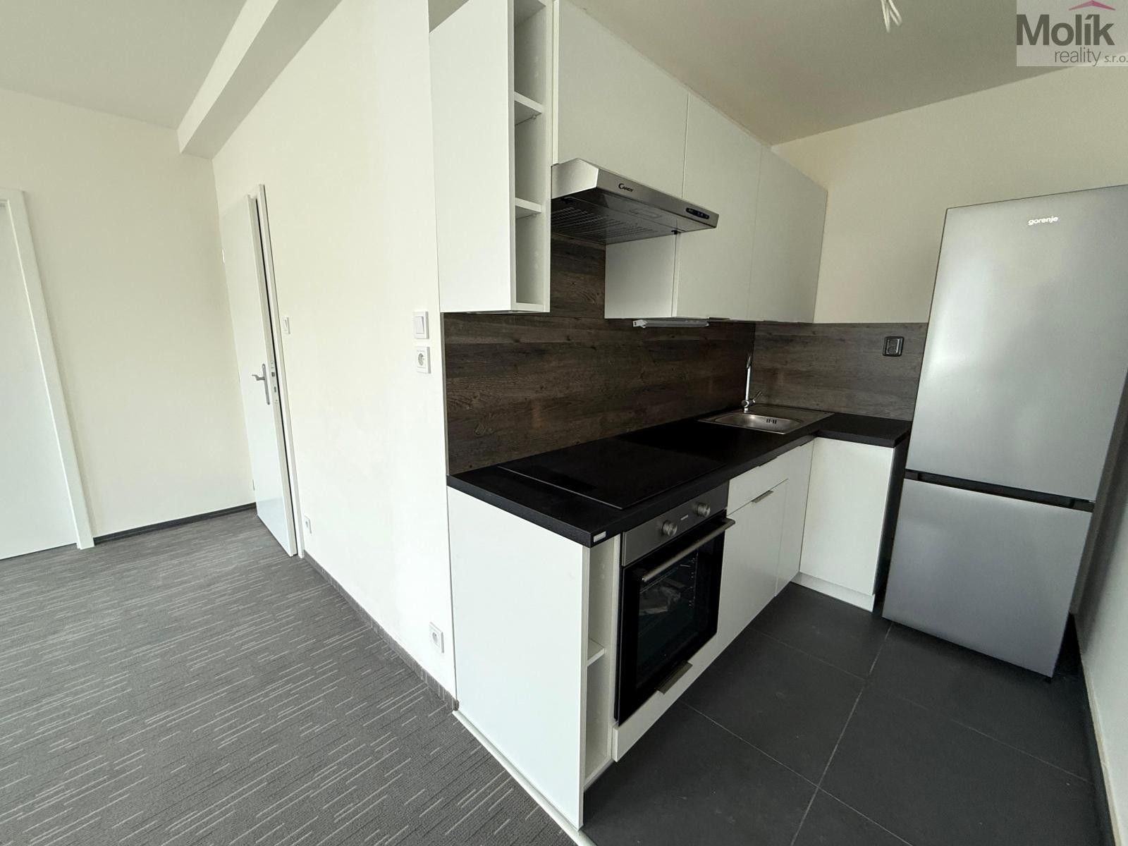 2+kk, Žižkovo náměstí, Chomutov, 50 m² - 2