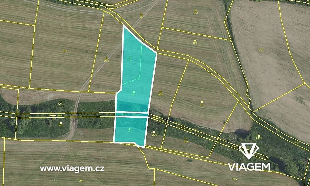 Zemědělský pozemek, 860 m²