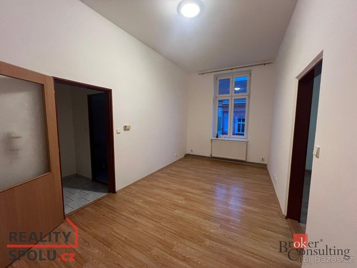 Byty, 987 66, Zahraničí