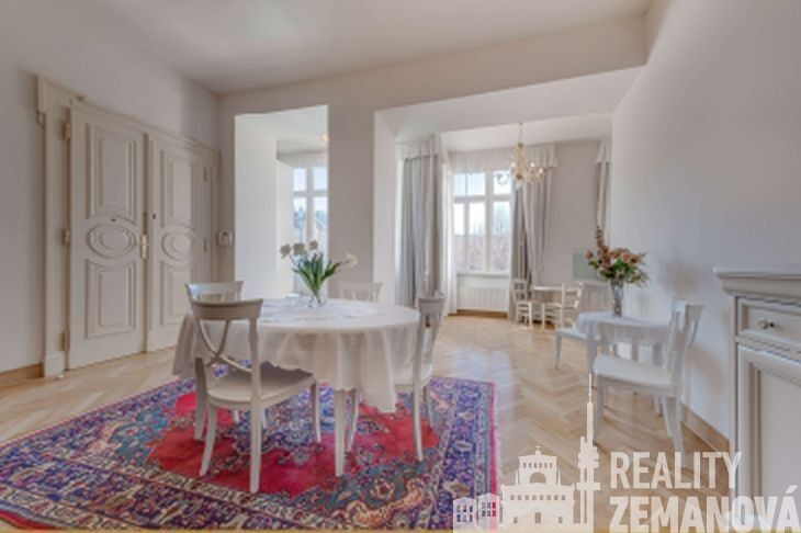 3+kk, Italská, Praha, 96 m²