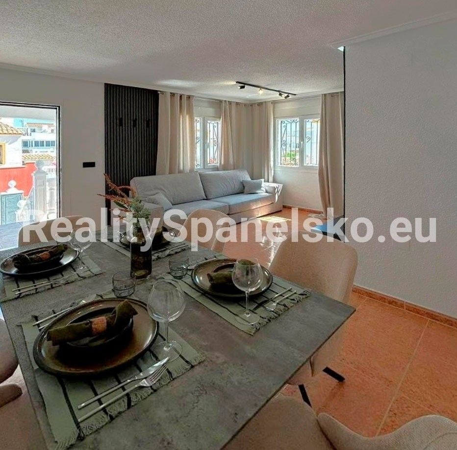 Prodej rodinný dům - 987 66, Zahraničí