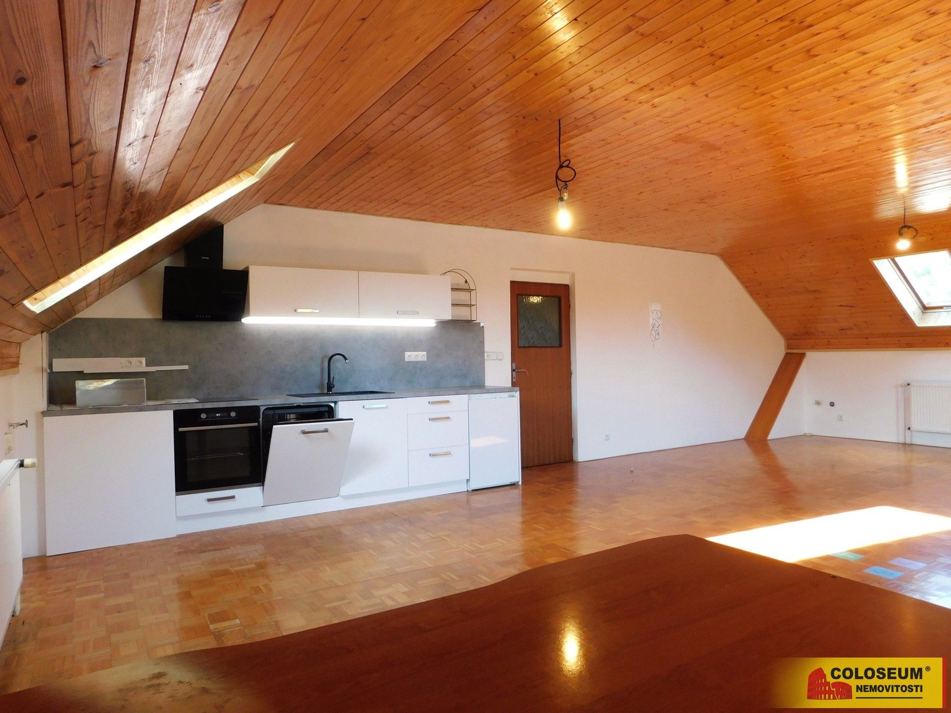 Pronájem byt 3+kk - Dobšice, 130 m²