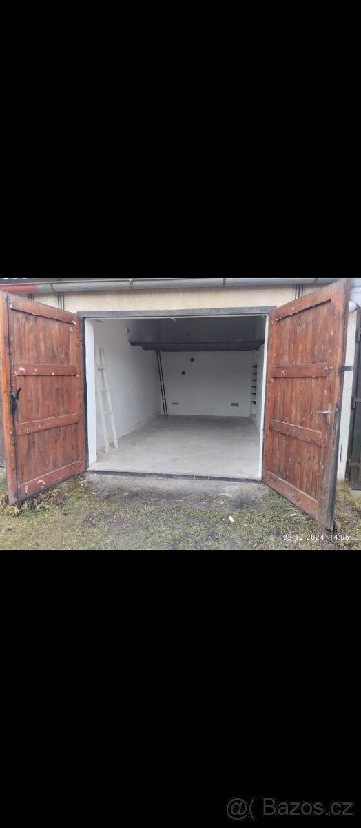 Garáže, Jindřichův Hradec, 377 01