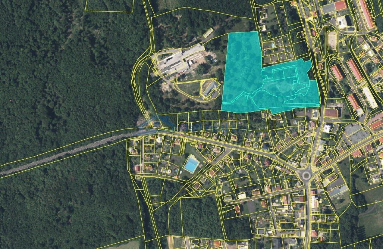 Komerční pozemek, 31 577 m²