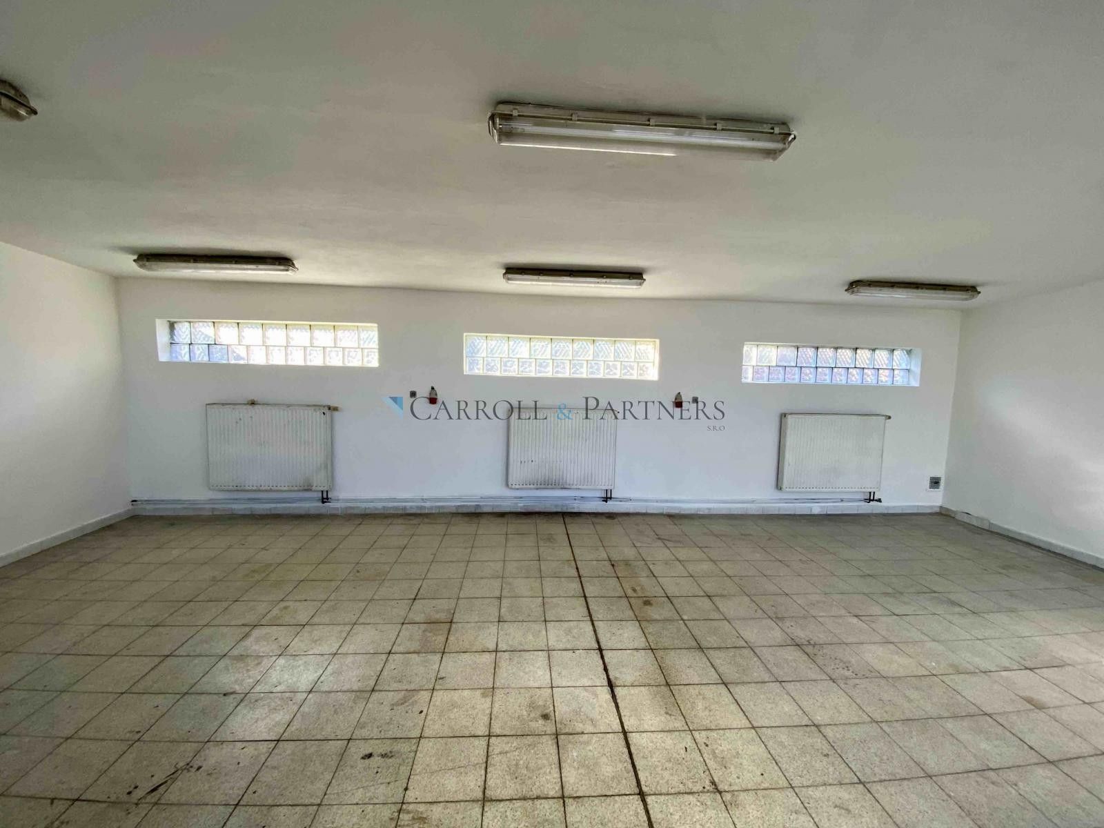 Garáže, Tichá, Ostrava, 57 m² - 1