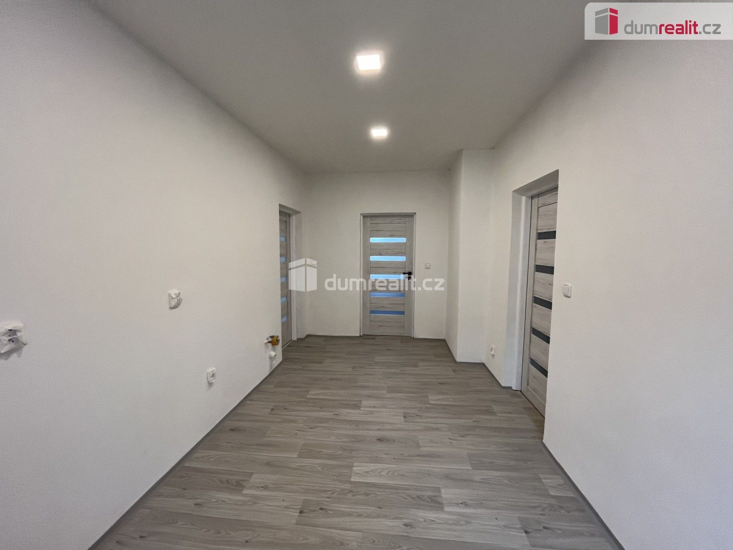 Prodej rodinný dům - Modlany, 204 m² - 5