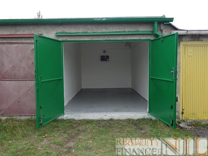 Garáže, Plzeň, 326 00