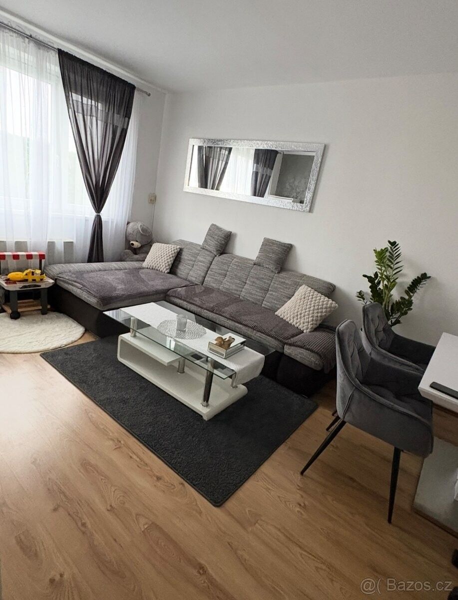 Byty, Milovice, 289 24