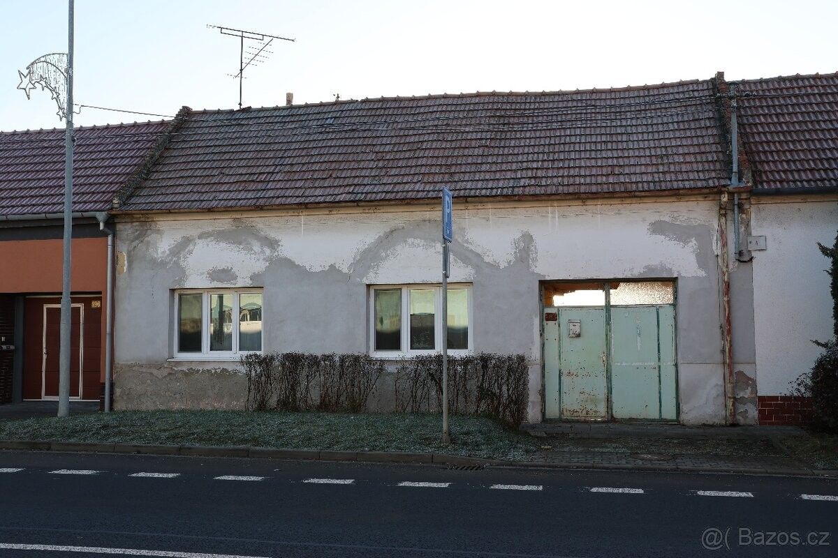 Prodej rodinný dům - Uherský Ostroh, 687 24