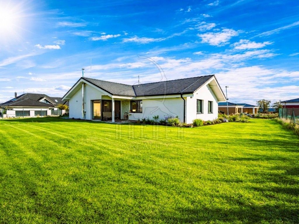 Prodej rodinný dům - Krupá, 152 m²