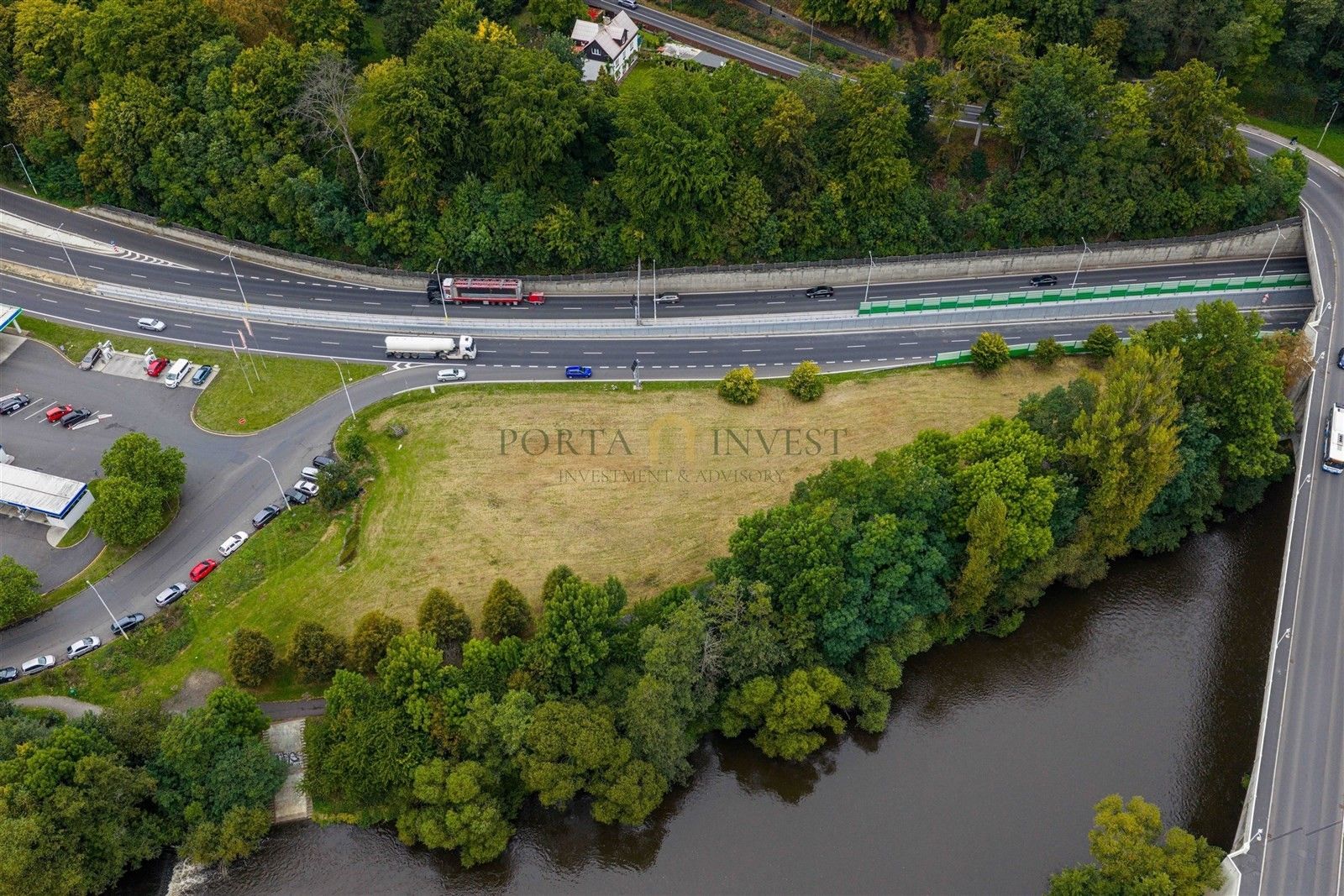 Prodej komerční pozemek - Karlovy Vary