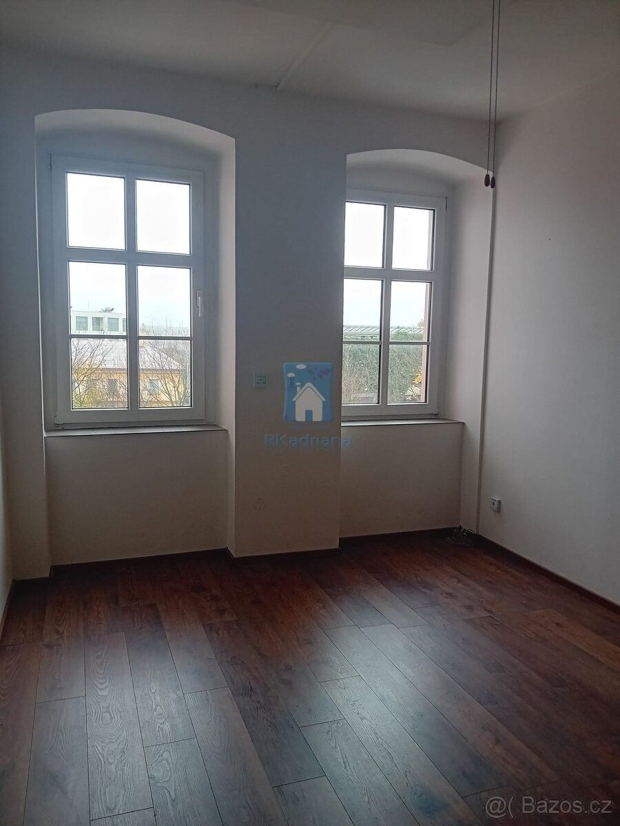 Kanceláře, Plzeň, 301 00