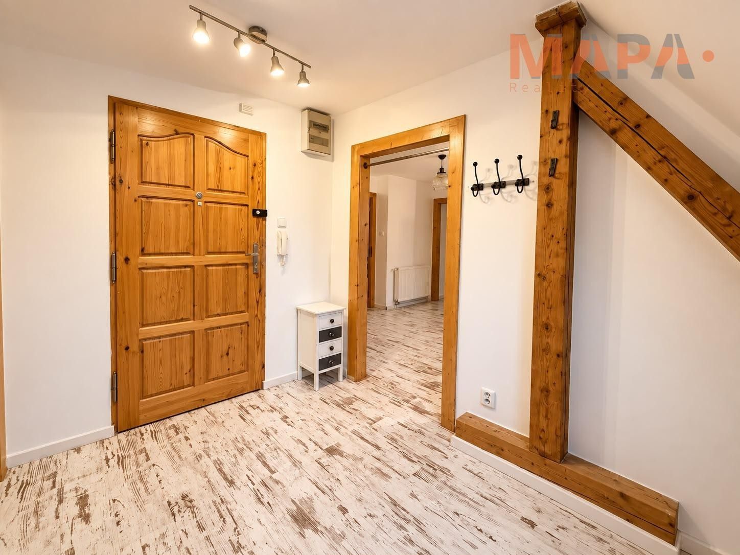 Byt 3+1 · 100 m² · Bělohorská, Chomutov - 3