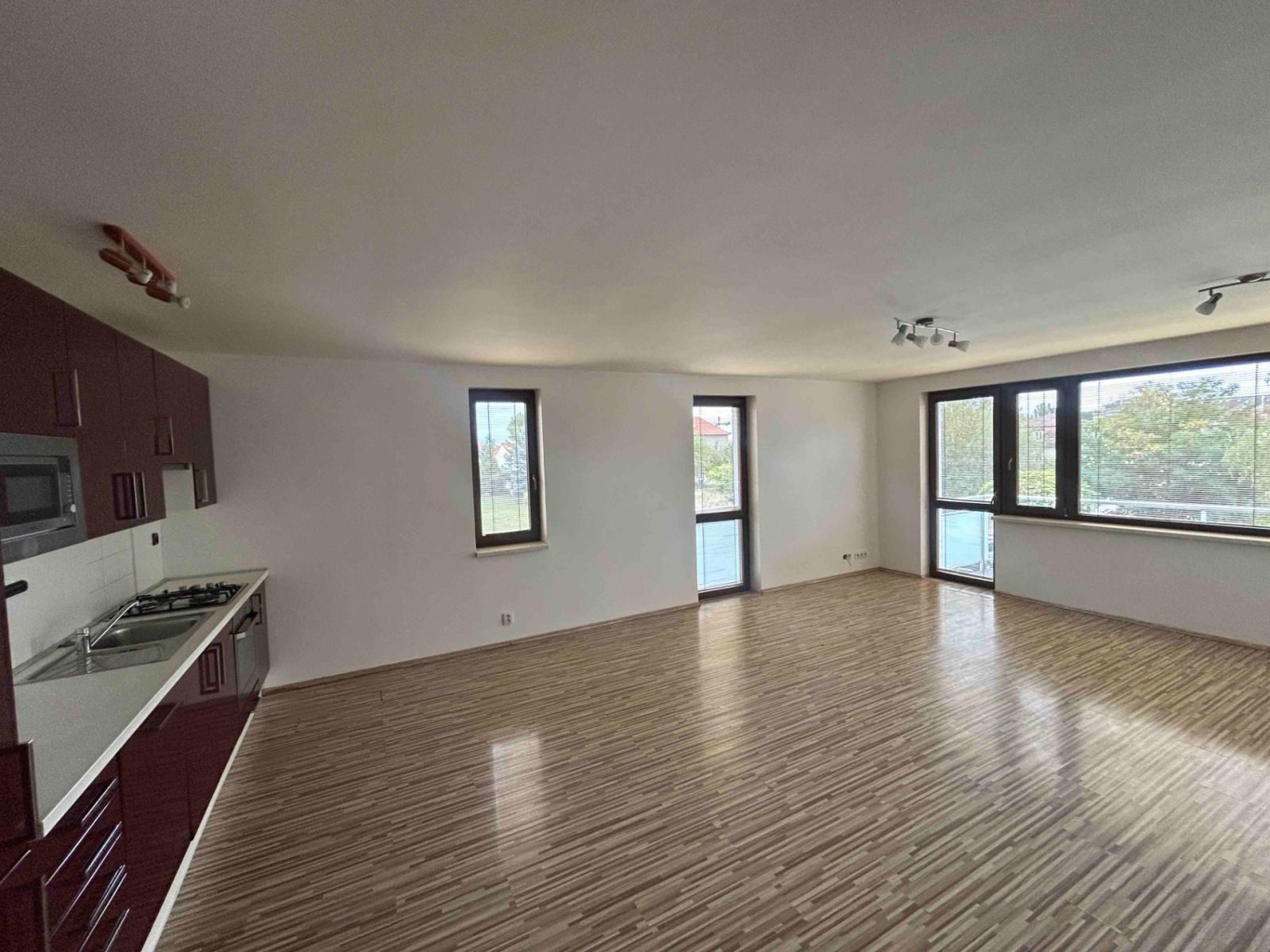 Byt 3+kk · 85 m² · U Výstavby, Praha - Dolní Měcholupy - 3