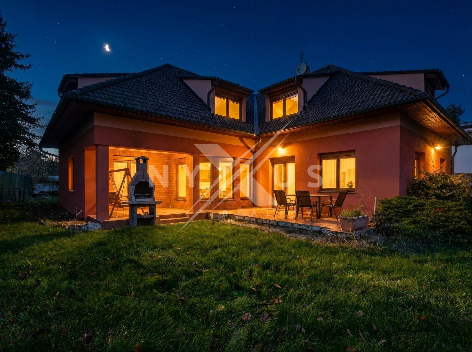 Rodinné domy, Jarovská, Ohrobec, 345 m²