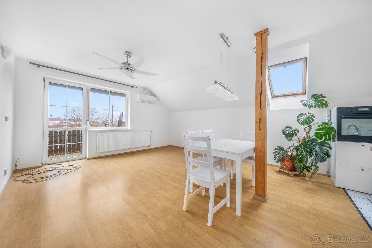 Pronájem rodinný dům - Dobřichovice, 252 29