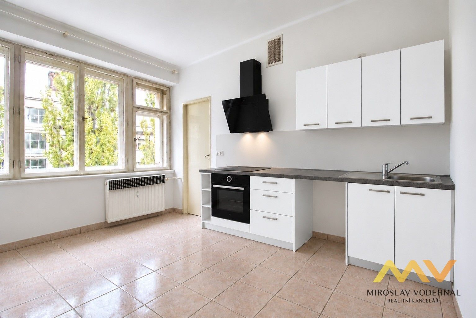 Byt 3+1 · 95 m² · Nerudova, Hradec Králové - 3